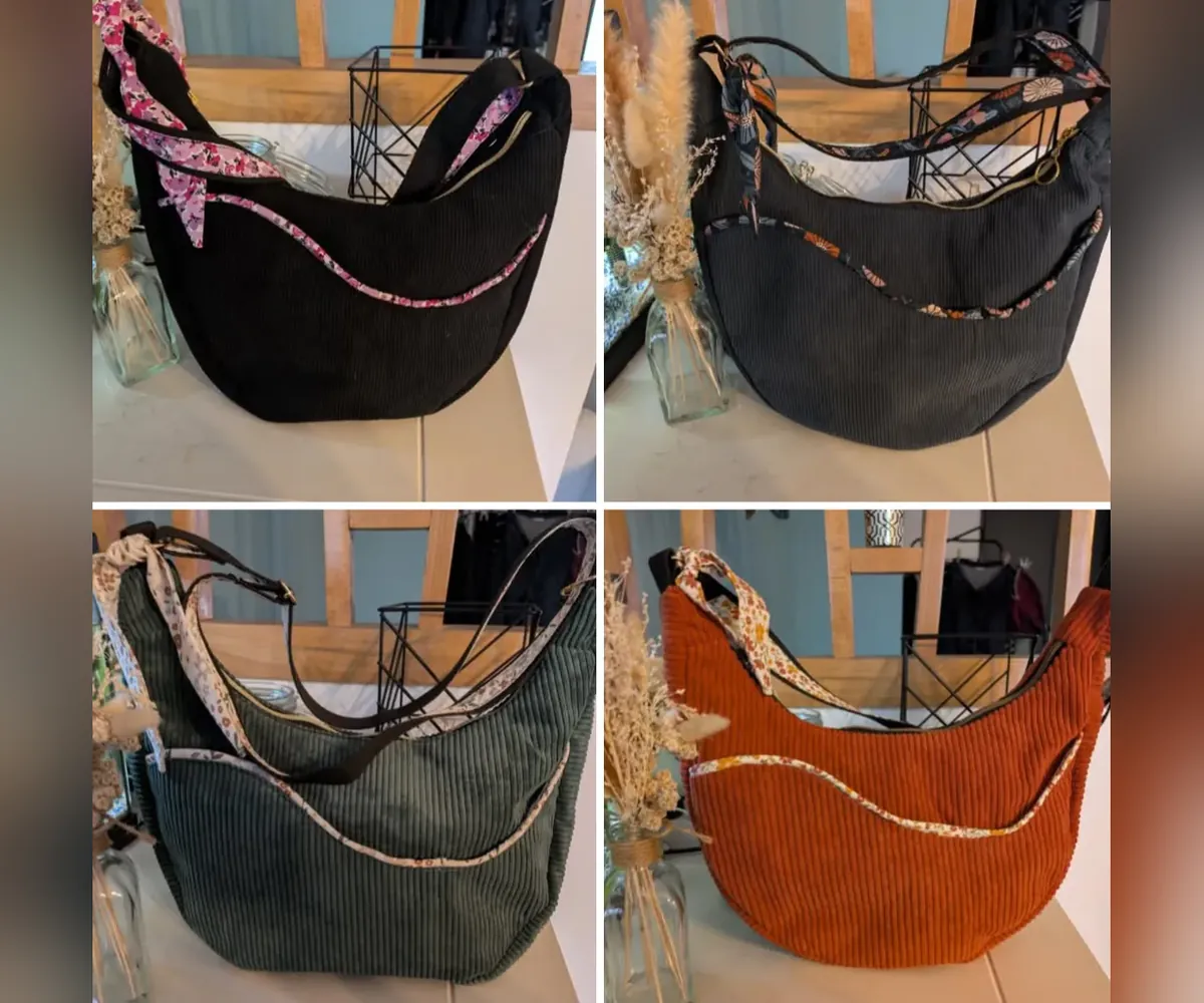 Sac lune bleu étoilé, sac banane en wax, trousse jaune, pochette à carreaux rouges, barrettes nœud, chouchou et porte-clés verts sur une table d’atelier.